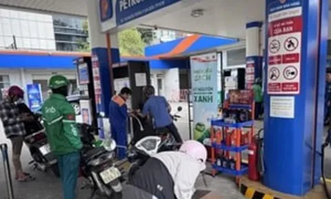 Giảm thuế môi trường, VAT, tiêu thụ đặc biệt với xăng dầu bắt đầu từ 24h ngày 26/3