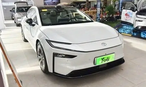 Sedan điện dài hơn 5 mét của Toyota chốt 3.100 đơn ngay giờ đầu trình làng: Tích hợp hệ sinh thái nhà thông minh, trang bị LiDAR sử dụng 27 cảm biến, chạy 710 km/lần sạc, giá ngang xe hạng B