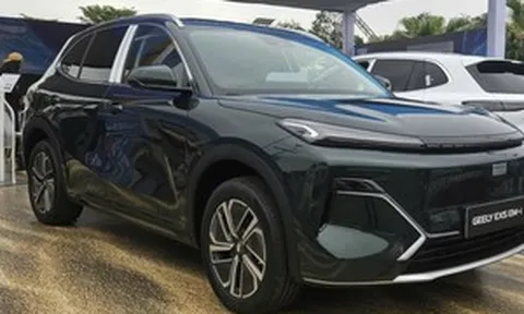 'Tân binh' SUV giá gần 1 tỷ: Geely EX5 EM-i có gì để 'đấu' CR-V, Tucson?