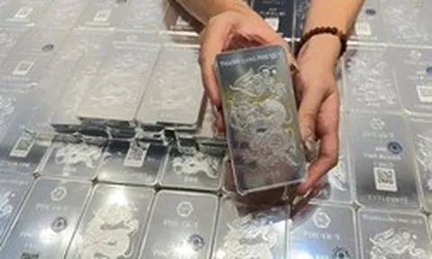 Giá bạc thỏi tăng 3 triệu đồng/kg