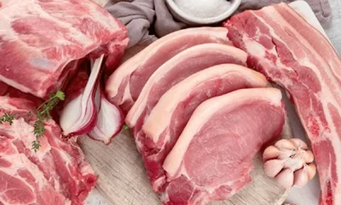 Bỏ túi 7 mẹo "xương máu" phân biệt thịt lợn tươi - ôi, người bán không bao giờ qua mắt được bạn