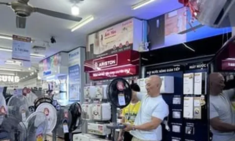 Điện lạnh ‘cháy hàng’ mùa nắng nóng, dân TPHCM xuống tiền mua gì?