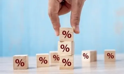 Lãi suất tăng mạnh, một ngân hàng niêm yết tới 9%/năm