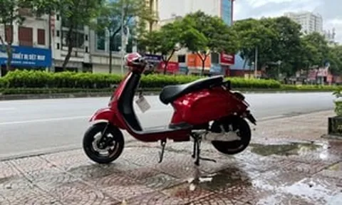 ‘Vespa điện’ đẹp kiêu sa nhưng giá gần 17 triệu: Cốp rộng, sạc 1 lần đi xa tới 70km, rất phù hợp giữa lúc giá xăng tăng