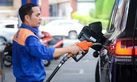 Giá xăng dầu tăng, có loại vượt 40.000 đồng/lít