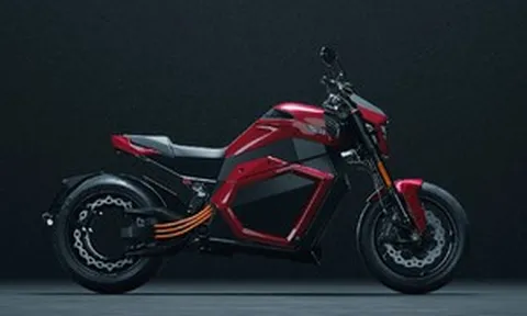 Xe máy điện 'sạc nhanh như đổ xăng', giá gần 800 triệu gây sốt: Sạc 10 phút chạy tới 600 km, công nghệ pin cực mới