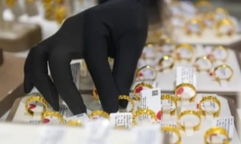 Giá vàng hôm nay (8/4): Tăng vọt 4,5 triệu đồng/lượng, điều gì đang xảy ra?