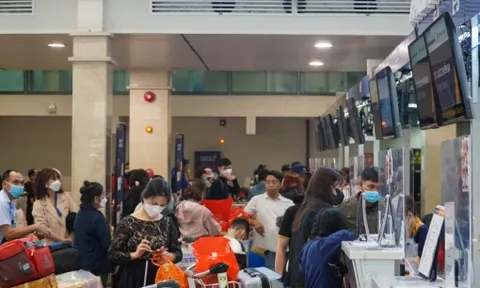 Giá vé máy bay, tàu hỏa dịp 30/4 - 1/5 tăng cao, nhiều chặng khan hiếm