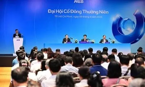 ĐHĐCĐ ACB: Mục tiêu tín dụng tăng 16%, chia cổ tức năm 2026 đến 25%, 'lấn sân' sang bảo hiểm