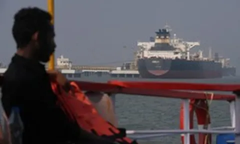 Một đối thủ của Iran đã âm thầm tìm ra cách "thông eo biển Hormuz": Cách làm thì đơn giản nhưng có một vấn đề