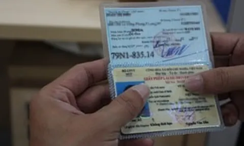 Từ nay, sang tên xe máy không cần chủ cũ và giấy tờ mua bán, chỉ tốn 100.000 đồng ai cũng có thể làm được