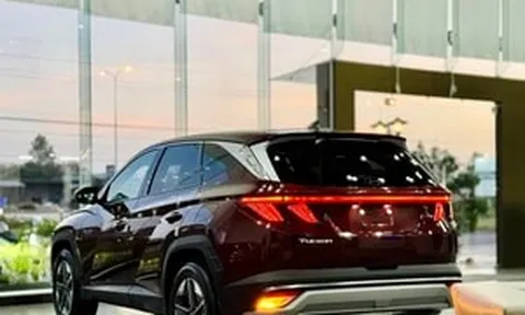 Một mẫu SUV quen thuộc sắp 'lên đời': Đại lý rục rịch nhận cọc, giá dự kiến vượt mốc 1 tỷ