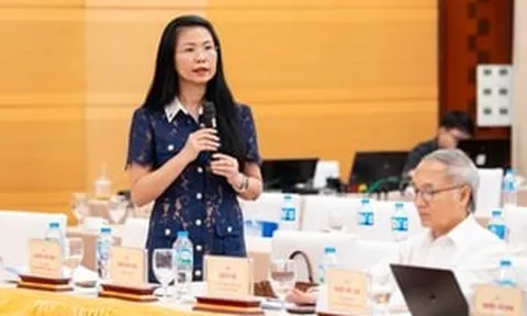 CEO Standard Chartered: Cần khơi thông vàng và ngoại tệ trong dân giữa lúc nền kinh tế khát vốn