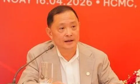 Chủ tịch Phát Đạt lý giải việc bán 88 triệu cổ phiếu giá cao rồi mua lại khi giá giảm: “Tin hay không là quyền của cổ đông”