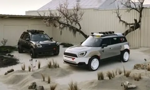 Cận cảnh hai chiếc Mini Countryman độc đáo nhất thế giới