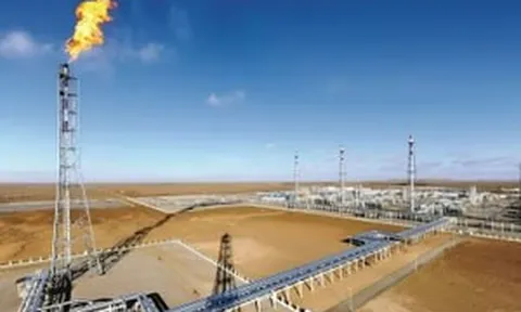 Nằm sâu 5.000 mét dưới sa mạc khắc nghiệt, túi khí khổng lồ này đang khiến các siêu cường kinh tế phải khao khát