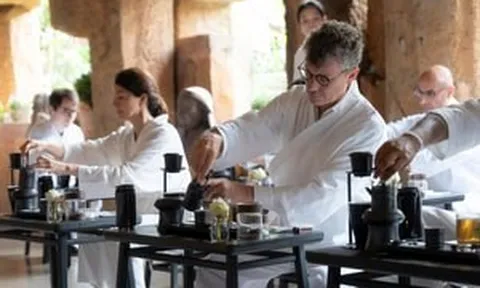 Trung Nguyên Legend làm điều đặc biệt này cho các đại biểu quốc tế, từng bước khẳng định cà phê Việt là 'di sản sống chung của nhân loại'