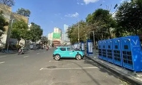 V-Green và Mediamart triển khai 1.000 tủ đổi pin xe máy điện