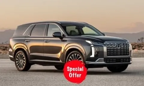 Từng là lựa chọn đắt đỏ, mẫu xe cỡ E này vừa có bước lùi về giá để trực tiếp đối đầu Ford Everest trong một cuộc chiến mới