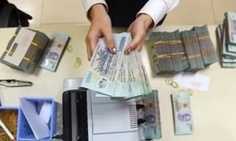 'Nếu tăng lãi suất quá nhanh, nợ xấu sẽ bùng phát'