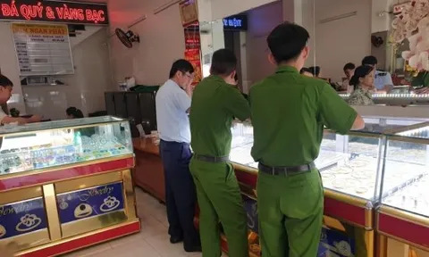 TPHCM siết chặt quản lý, xử phạt hàng loạt cửa hàng kinh doanh vàng