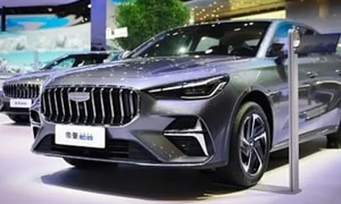 Giá chưa tới 300 triệu, uống xăng 2,22L/100 km: Hãng xe có nhà máy 4.000 tỷ tại Việt Nam gây sốc với mẫu sedan hybrid mới