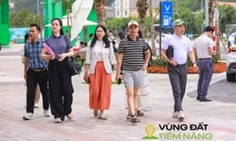 Nhà đầu tư nườm nượp đổ về nơi có “siêu đô thị 18 tỷ USD” của Vinhomes: Khách sạn kín phòng, nhà hàng kín chỗ