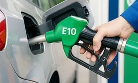 Chính thức từ nay, người dân có thể mua xăng E10 tại gần 1.000 cửa hàng trên cả nước