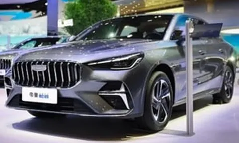 Ra mắt mẫu sedan cỡ trung: Giá bán chỉ từ 237 triệu đồng, động cơ hybrid 'siêu' tiết kiệm 2,22l trên 100km
