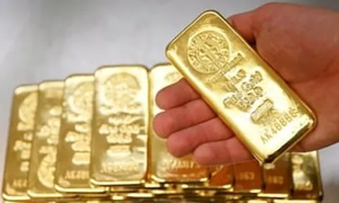 Giá vàng hôm nay (1/5): Bật tăng sau đáy 1 tháng, nhưng tín hiệu rủi ro vẫn rõ