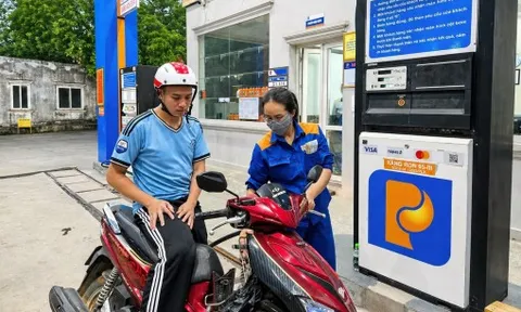Giá xăng tăng mạnh trước kỳ nghỉ lễ 30/4 - 1/5