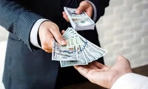Tỷ giá hôm nay 6/5: USD chợ đen quay đầu giảm, thị trường chờ tín hiệu sau khi Mỹ tạm dừng chiến dịch tại Hormuz