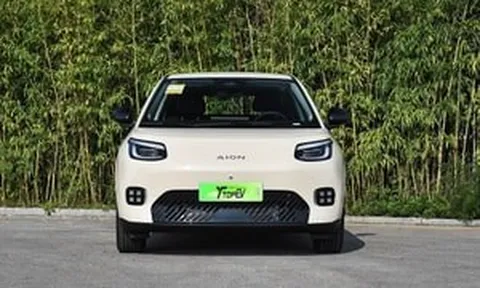 Mẫu hatchback điện giá chỉ 285 triệu: Thiết kế bo tròn, đi xa tới 320km/1 lần sạc, Hyundai i10 nay có ‘kình địch’ mạnh