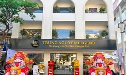 Ông Đặng Lê Nguyên Vũ cùng lúc khai trương 2 cửa hàng Trung Nguyên Legend tại 'hòn ngọc biển Đông' của Việt Nam