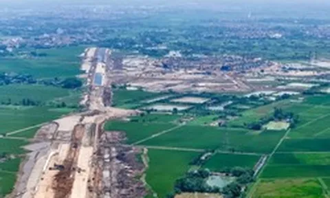 Tuyến đại lộ rộng 120m, dài hơn 2km đang hình thành kết nối sân vận động lớn nhất hành tinh, chạy xuyên qua siêu dự án 925.000 tỷ đồng của Vingroup