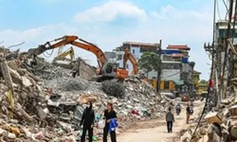 Cận cảnh giải phóng mặt bằng các cây cầu bắc qua sông Hồng