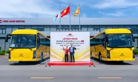 Hãng xe Việt Kim Long Motor bàn giao lô xe bus cao cấp cho doanh nghiệp vận tải có tiếng tại miền Bắc