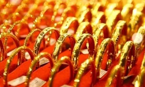 Giá vàng lao dốc, chuyên gia dự báo gì?