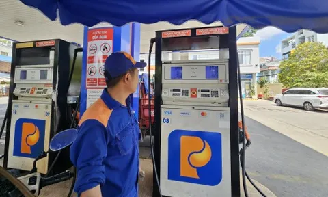 Giá xăng dầu đồng loạt giảm