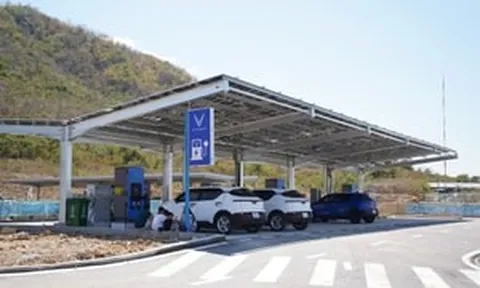 Một tuyến cao tốc được nhiều tập đoàn lớn xây trạm sạc xe điện