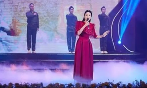 Ca sĩ là Tiến sĩ Âm nhạc trẻ nhất Việt Nam hiện là Phó Giáo sư, đảm nhận chức Trưởng khoa ở ngôi trường ‘cánh chim đầu đàn’ trong lĩnh vực