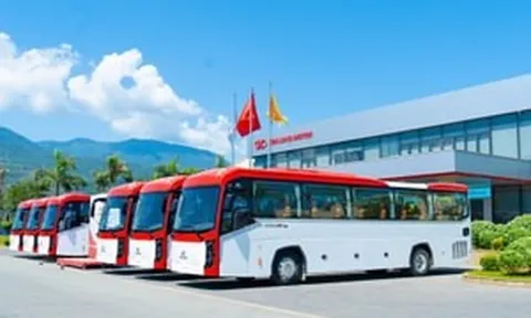 Hãng xe Việt Kim Long Motor bàn giao lô 60 xe buýt cao cấp cho doanh nghiệp vận tải có tiếng tại miền Nam