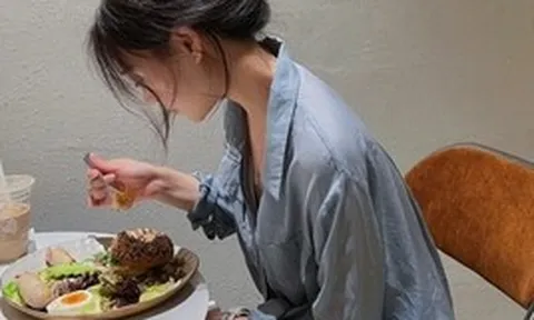 Các bác sĩ thừa nhận: Dấu hiệu nguy hiểm nhất của ung thư dạ dày không phải đau bụng, mà là 3 thay đổi…