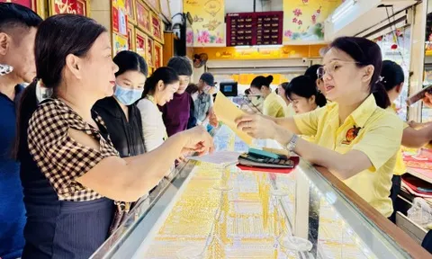 Giá vàng lại giảm, chỉ còn 134 triệu đồng/lượng