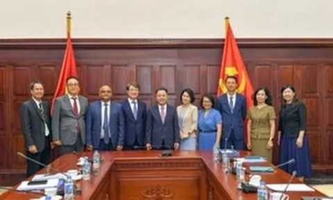 Giám đốc Ngân hàng Phát triển Châu Á đến Việt Nam, trao đổi định hướng hợp tác trong giai đoạn mới