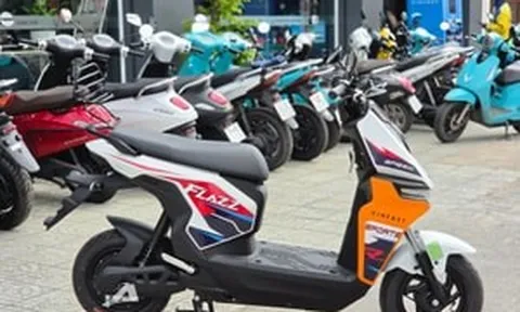 Mẫu xe máy điện đổi pin mới của VinFast về đại lý: Trang bị xứng tầm, giá chỉ hơn 13 triệu, phụ huynh có con trai nhìn là mê