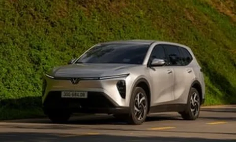 Xuống tiền Limo Green chạy dịch vụ, tài xế nhìn rõ cửa hoàn vốn sau 1,5 năm
