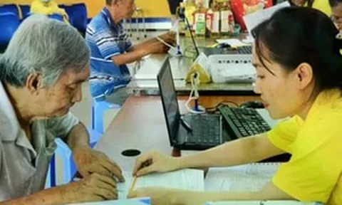Hơn 20.000 người ở Hà Nội nguy cơ gián đoạn nhận lương hưu tháng 7