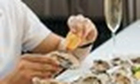 Thường xuyên ăn hàu để tăng bản lĩnh, người đàn ông nhận kết quả bất ngờ từ bác sĩ