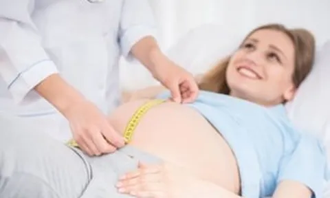 Phụ nữ sinh con thứ hai lưu ý quy định mới từ ngày 1/7/2026